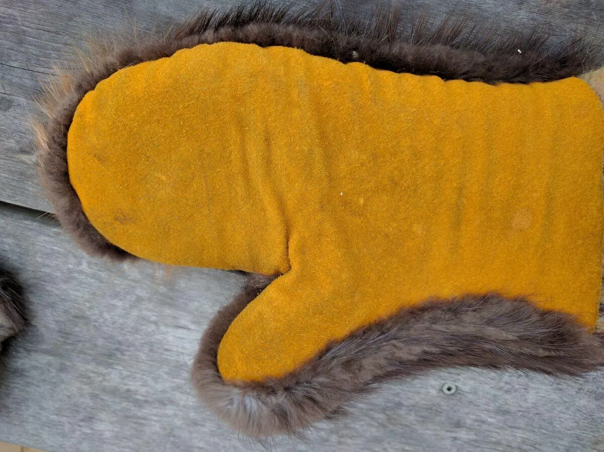 Beaver & Buckskin Mittens - DIY Kit