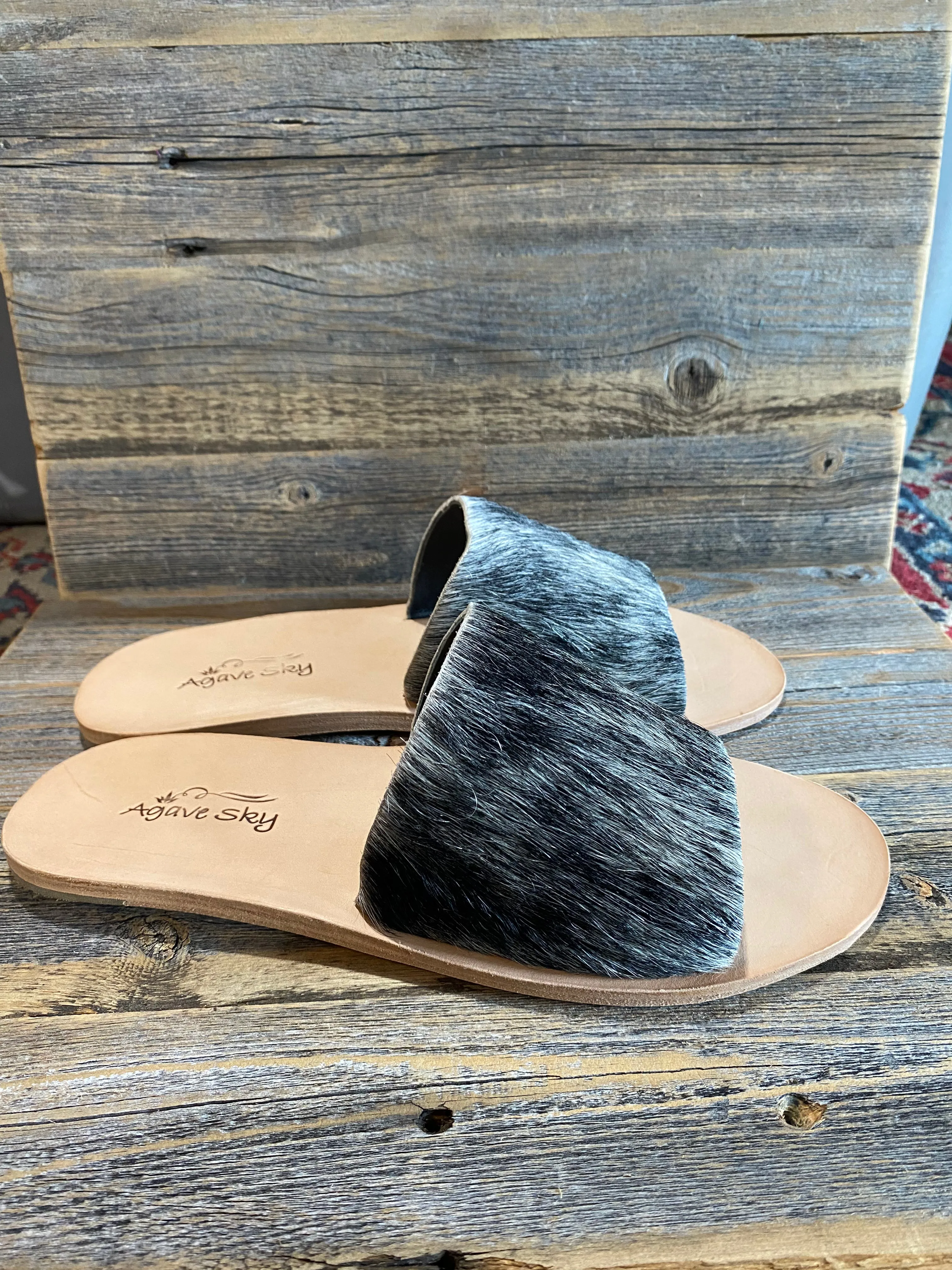 Cowhide Flats - Salt & Pepper