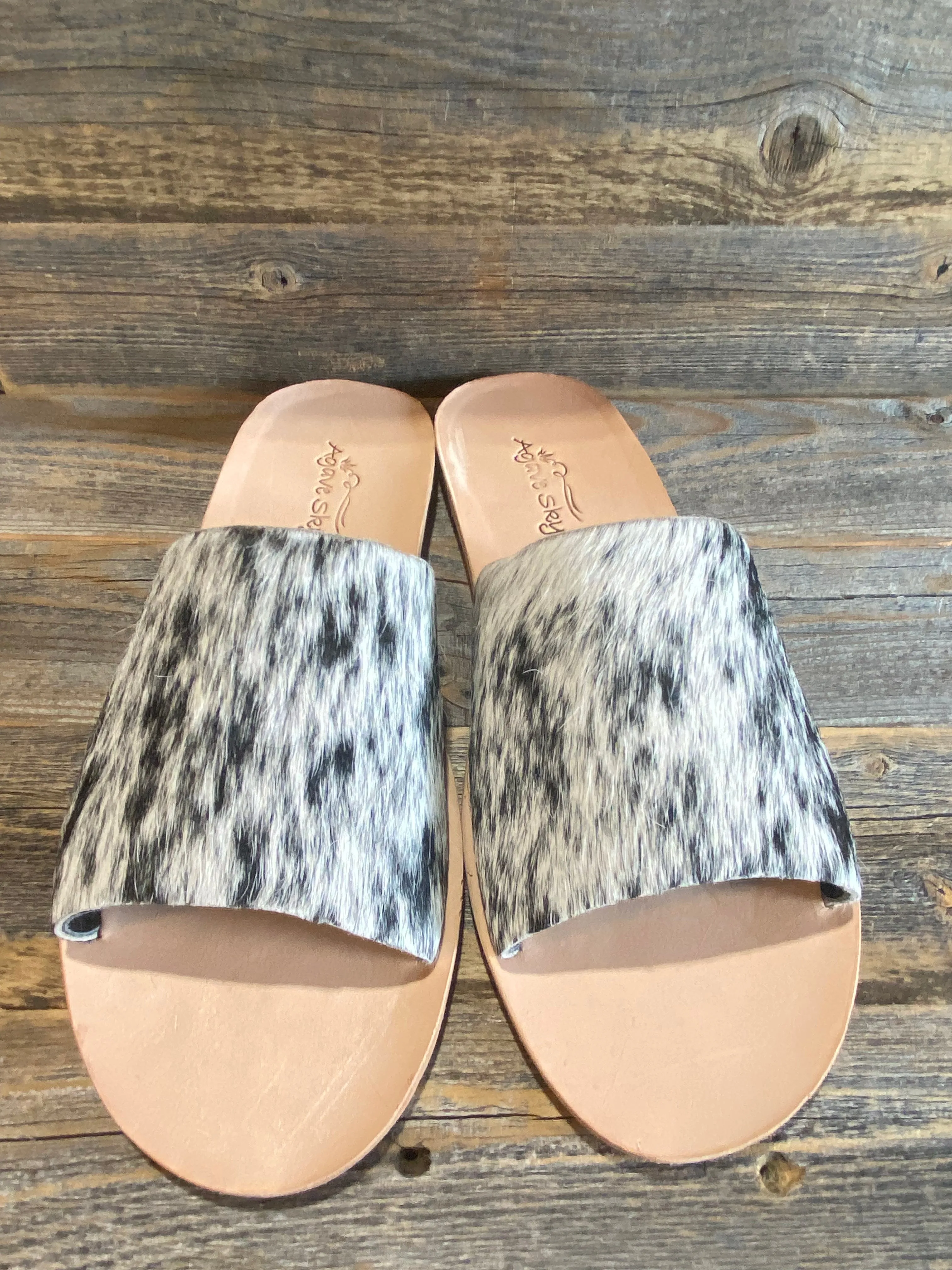 Cowhide Flats - Salt & Pepper