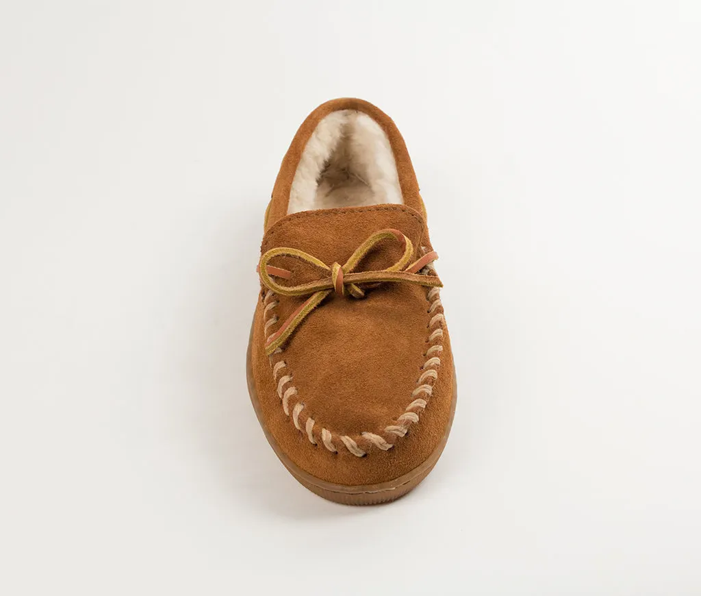 'Minnetonka' Men's Pile Lined Hardsole Moc Slipper - Brown