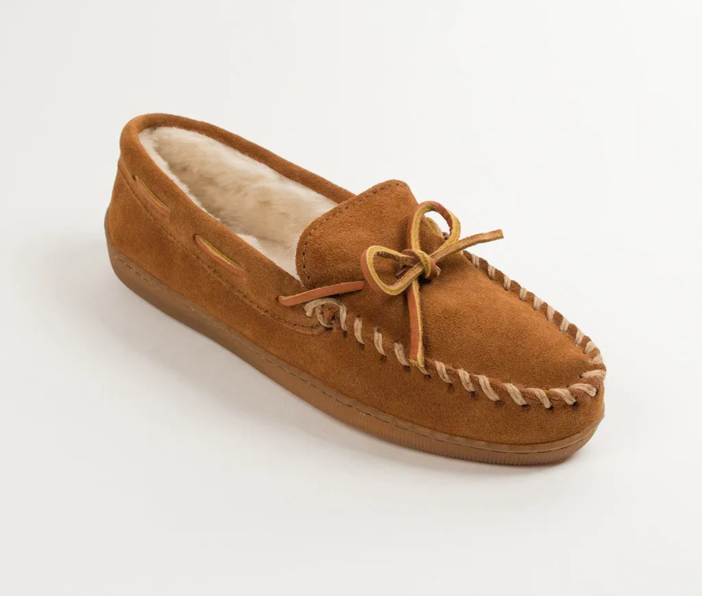 'Minnetonka' Men's Pile Lined Hardsole Moc Slipper - Brown