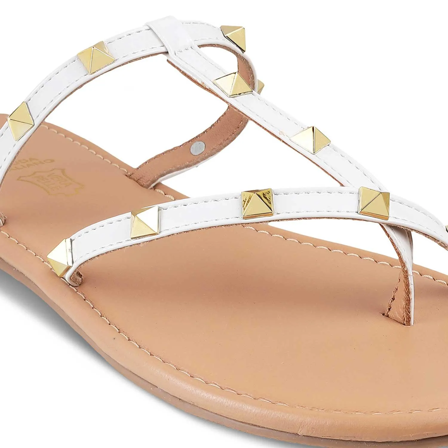 The Astud White Women's Casual Flats Tresmode