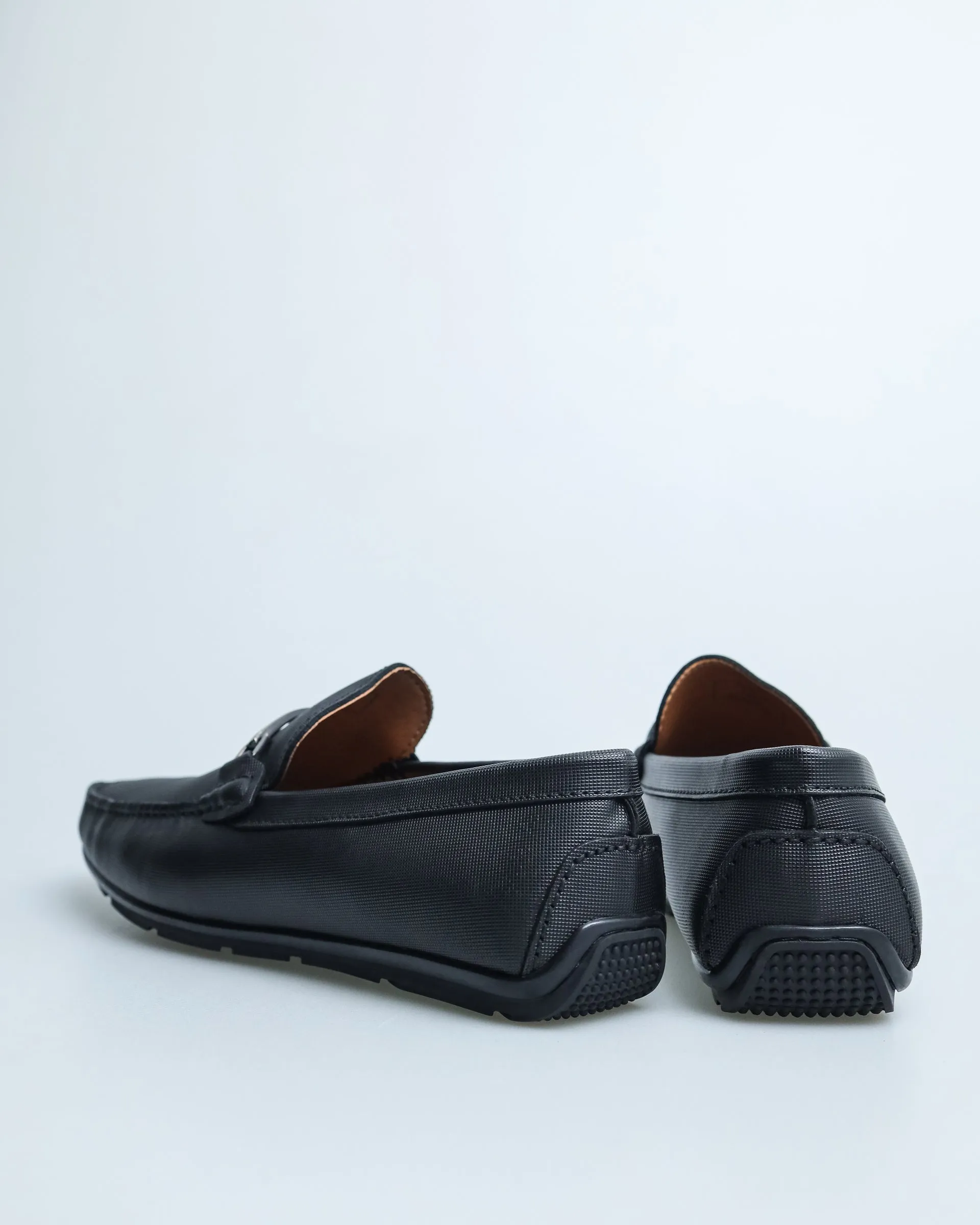 Tomaz C491 Men's Buckle Moccasins (Black)